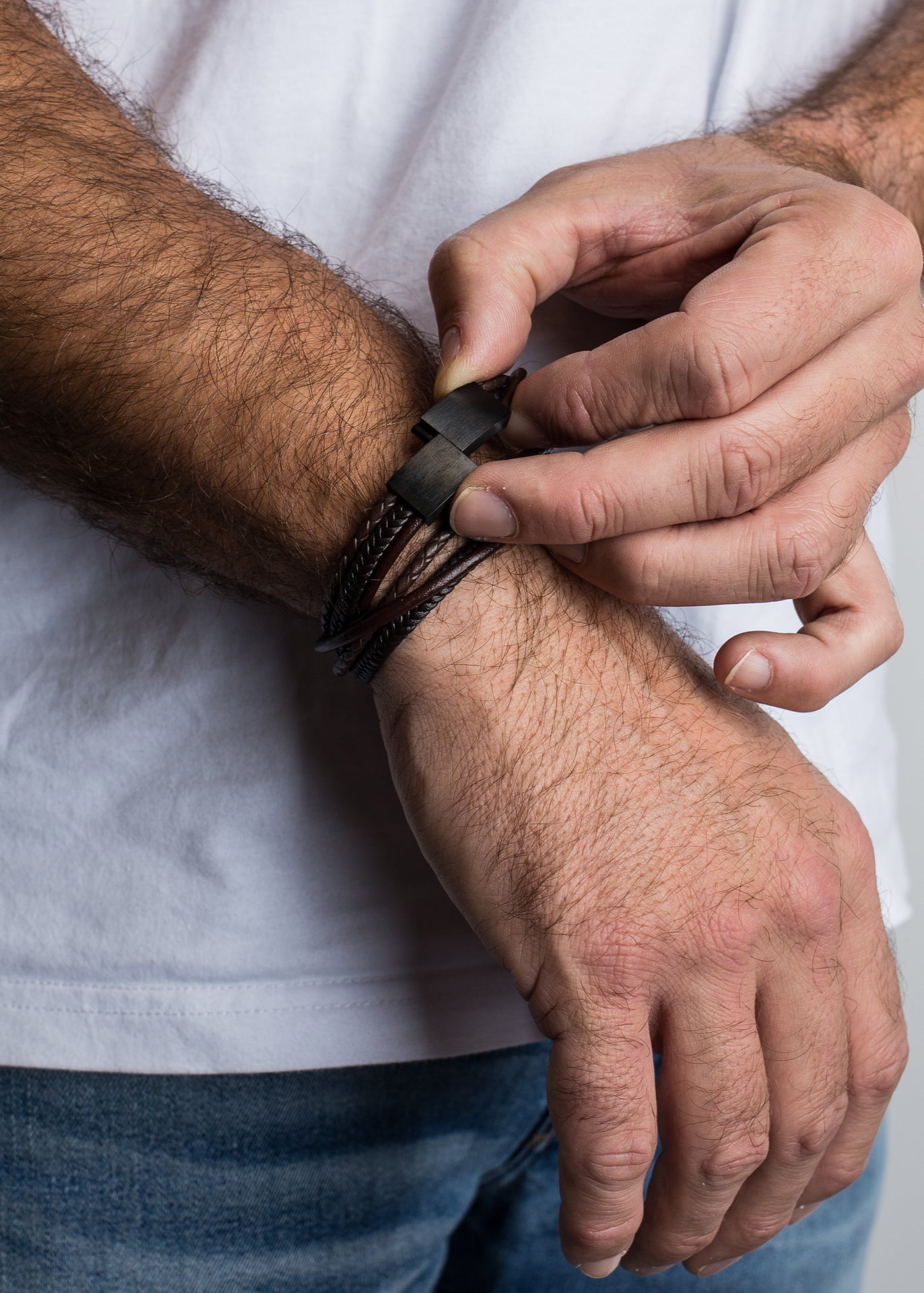 AK-B-AMB-02-Akitsune-Ambush-Synthetic-Leather-Bracelet-Matte-Black-Brown-Model