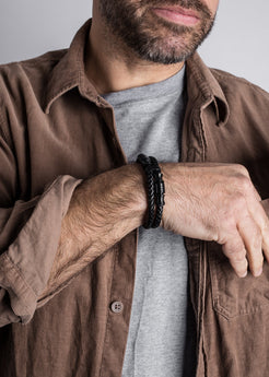 AK-B-GRA-01-Akitsune-Gracilitas-Leather-Bracelet-Matte-Black-Black-Model-3-5x4