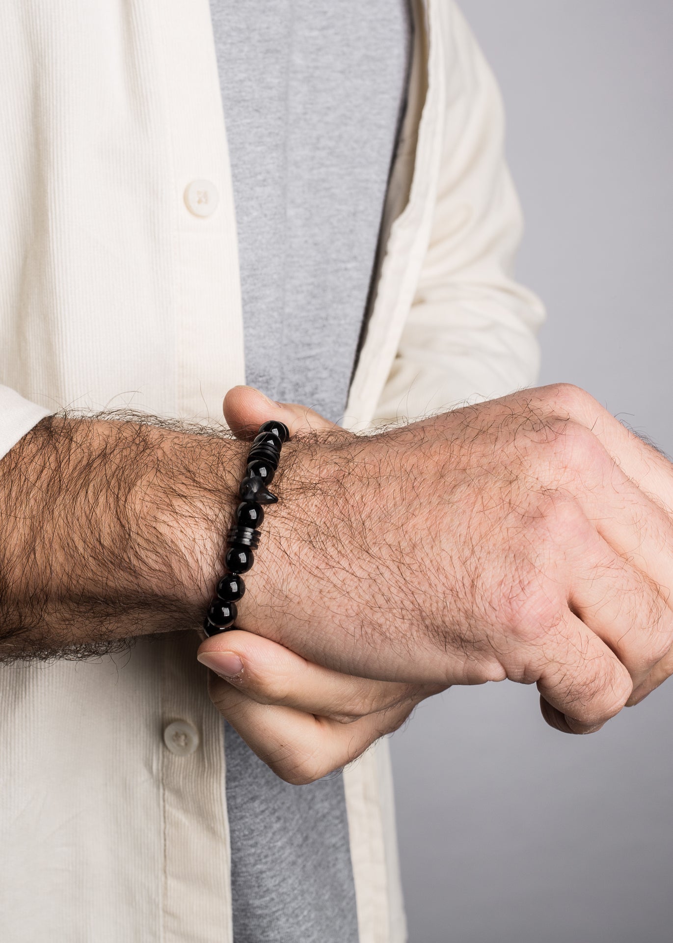 AK-B-OBS-01-Akitsune-Obsidian-Beaded-Bracelet-Fox-Black-Black-Model-5x4