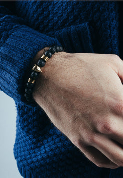 AK-B-OBS-05-Akitsune-Obsidian-Beaded-Bracelet-Fox-Gold-Black-Lava-Model-5x4