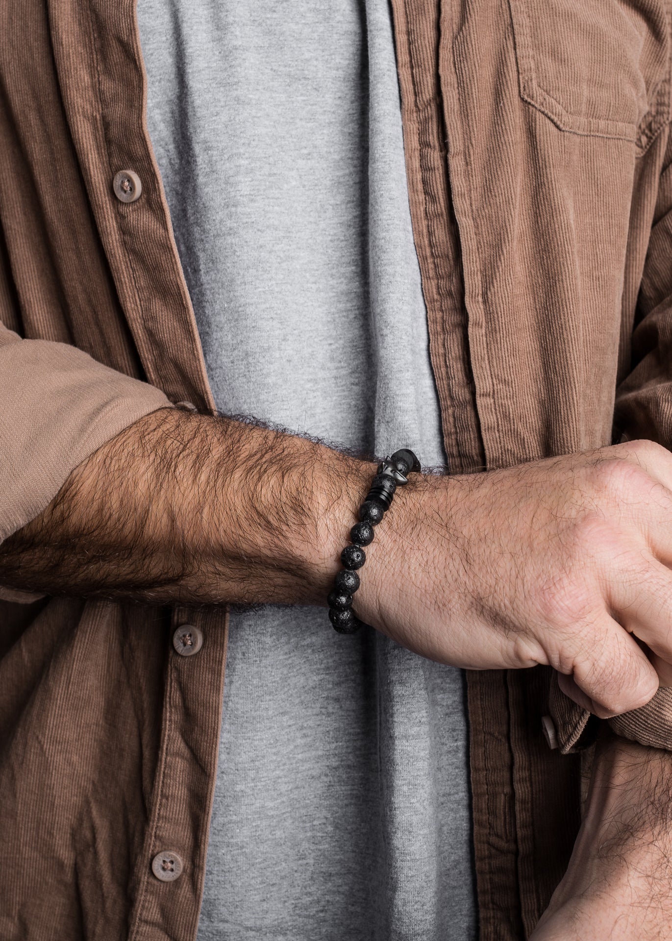 AK-B-OBS-09-Akitsune-Obsidian-Beaded-Bracelet-Fox-Black-Black-Lava-Mood