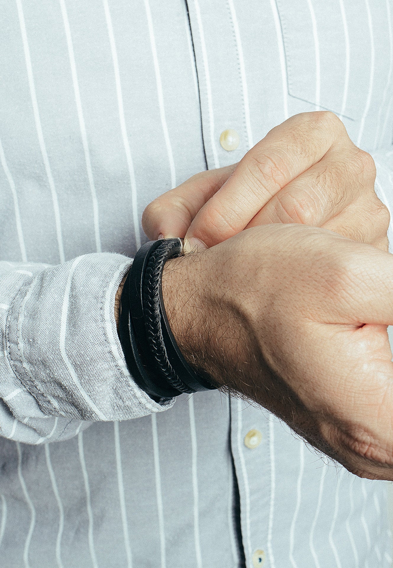 AK-B-PAT-01-Akitsune-Pathfinder-Synthetic-Leather-Bracelet-Matte-Black-Black-Model-2