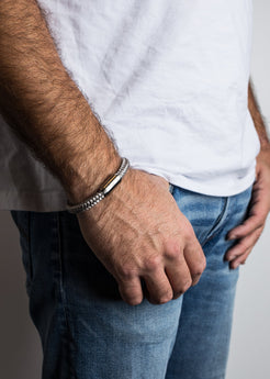 AK-B-POR-03-Akitsune-Portus-Nautical-Bracelet-Silver-Grey-Model-5x4