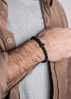 AK-B-REG-01-Akitsune-Regis-Beaded-Bracelet-Lion-Black-Model-2-5x4