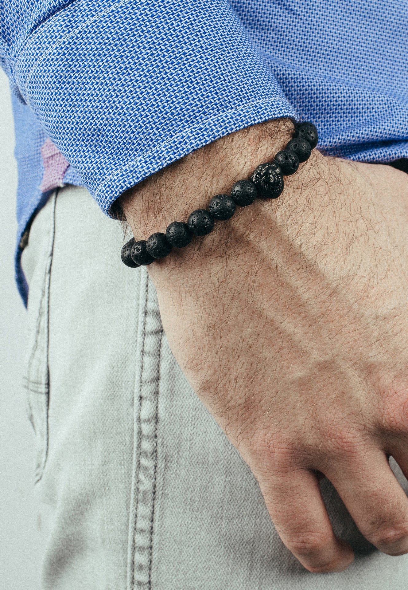 AK-B-REG-02-Akitsune-Regis-Beaded-Bracelet-Lion-Black-Lava-Model-5x4