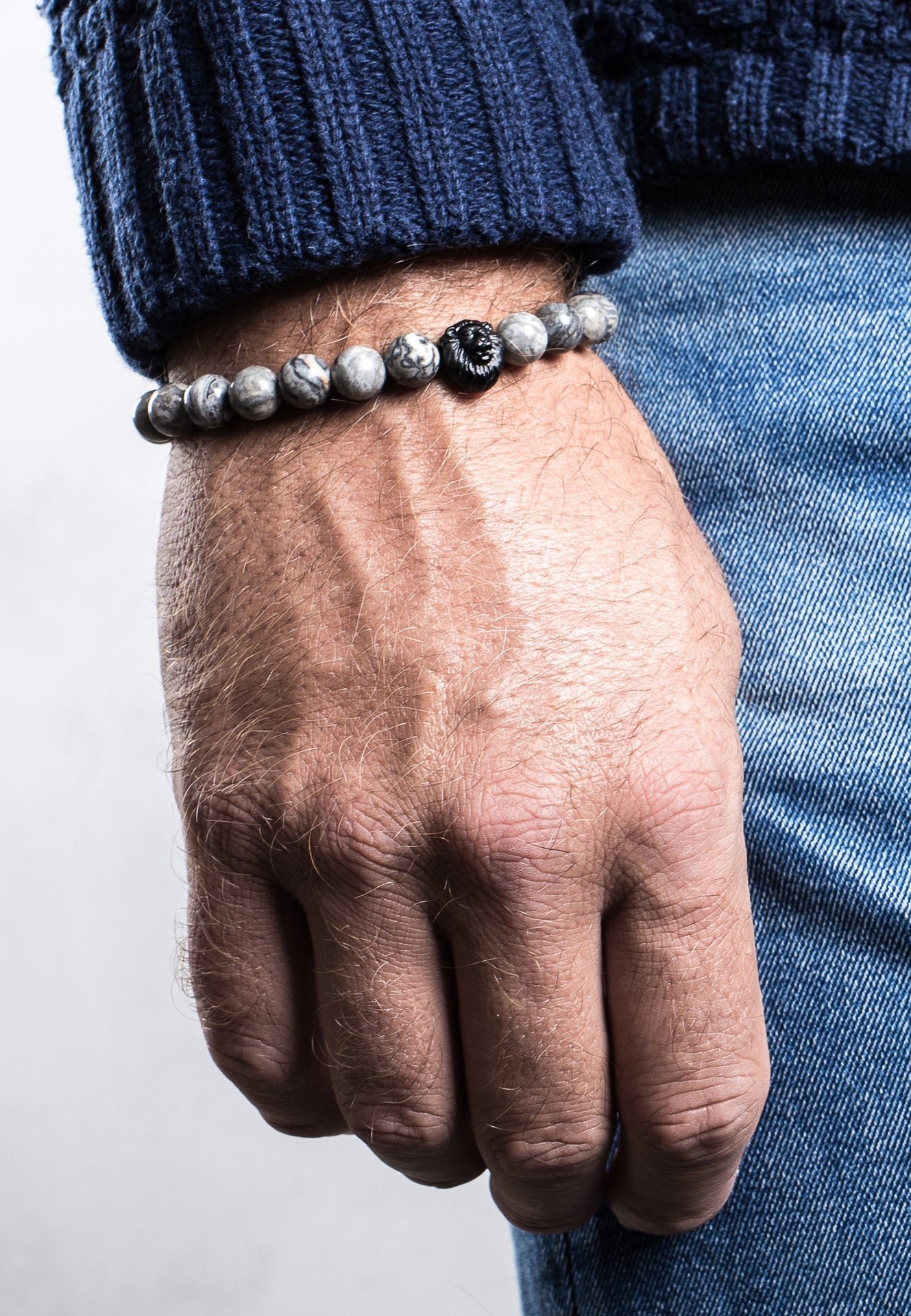 AK-B-REG-06-Akitsune-Regis-Beaded-Bracelet-Mens-Beads-Lion-Map-Stone-Grey-Model-2