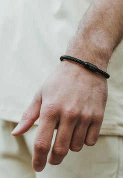 AK-B-SILV-01-Akitsune-Silva-Nylon-Bracelet-Matte-Black-Black-Model-2-Original