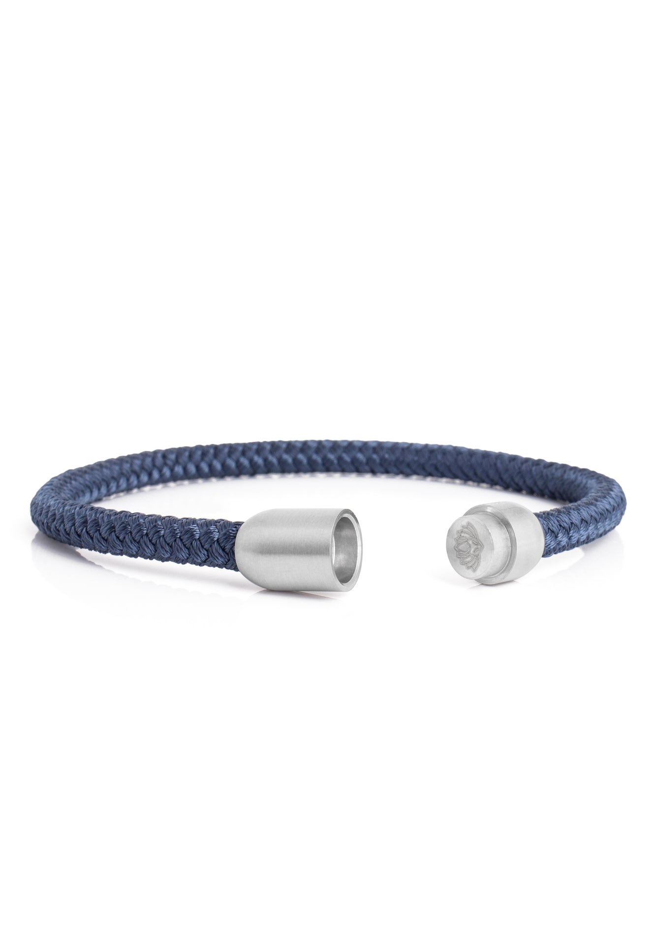 AK-B-SILV-04-Akitsune-Silva-Nylon-Bracelet-Silver-Navyblue-Magnet