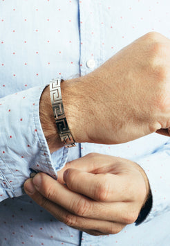 AK-CB-ARG-03-Akitsune-Argius-Meander-Bangle-Silver-Model