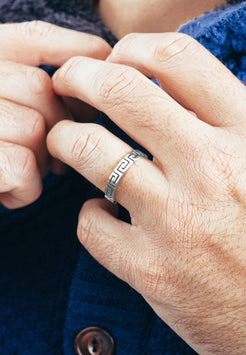 AK-R-ARG-04-Akitsune-Argius-Meander-Ring-Silver-Model