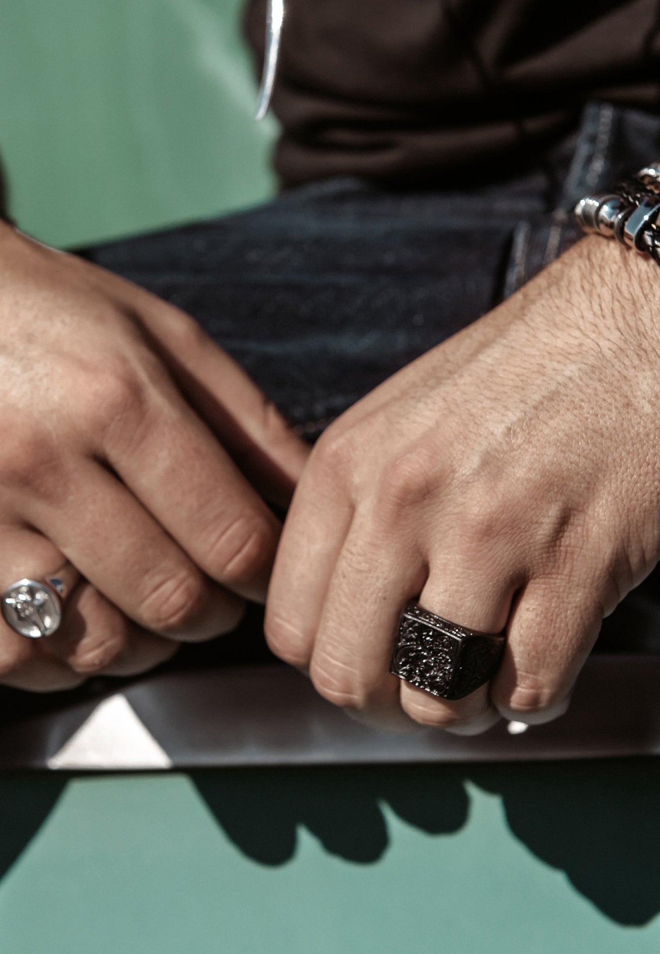 AK-R-FLO-01-Akitsune-Floris-Ring-Matte-Black-Floral-Ornament-Mood-2QN7RBdLv4iK5F