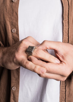 AK-R-FLO-03-Akitsune-Floris-Ring-Antique-Silver-Model-2-5x4