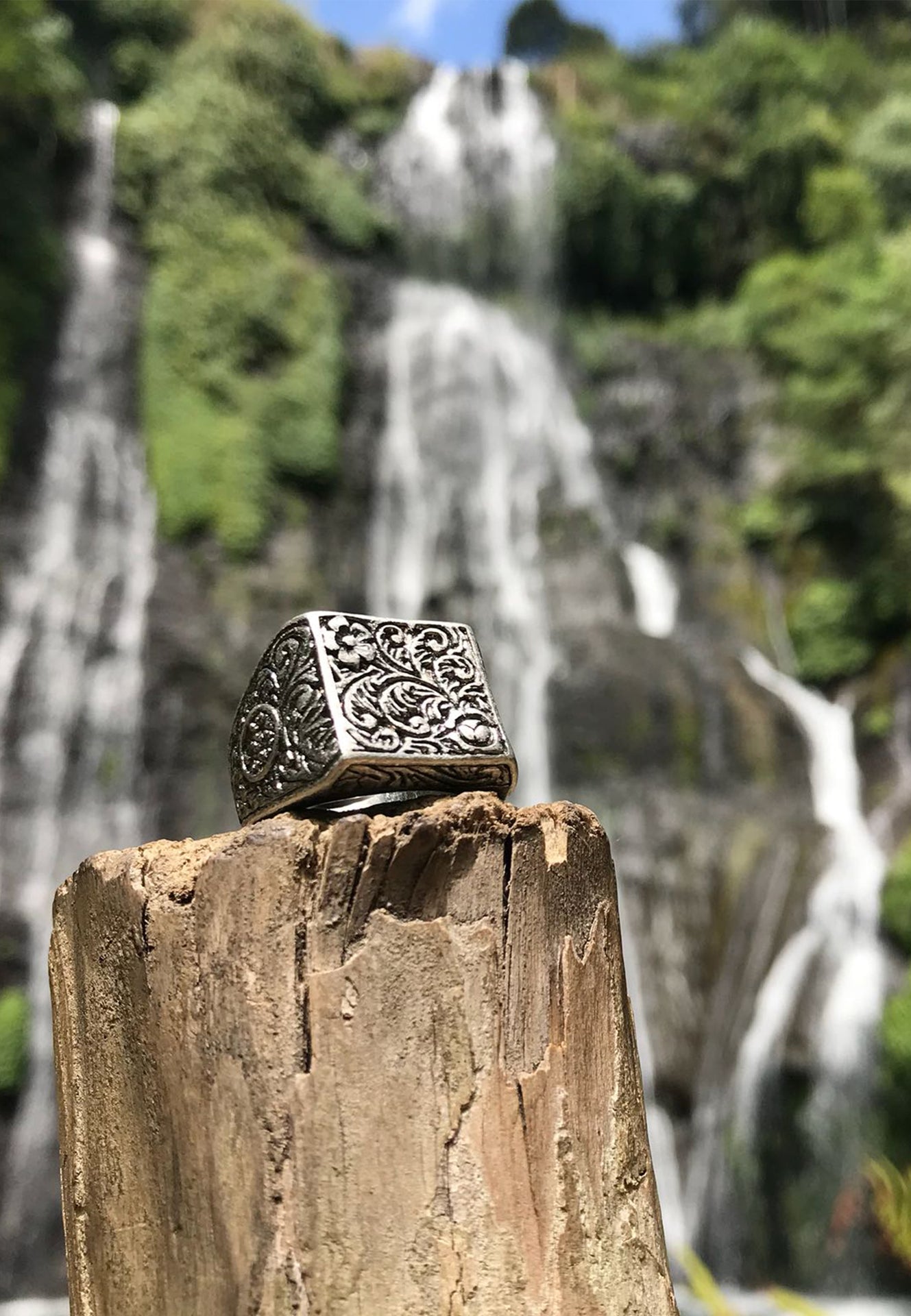 AK-R-FLO-03-Akitsune-Floris-Ring-Antique-Silver-Mood7wnaRp4z2twWW