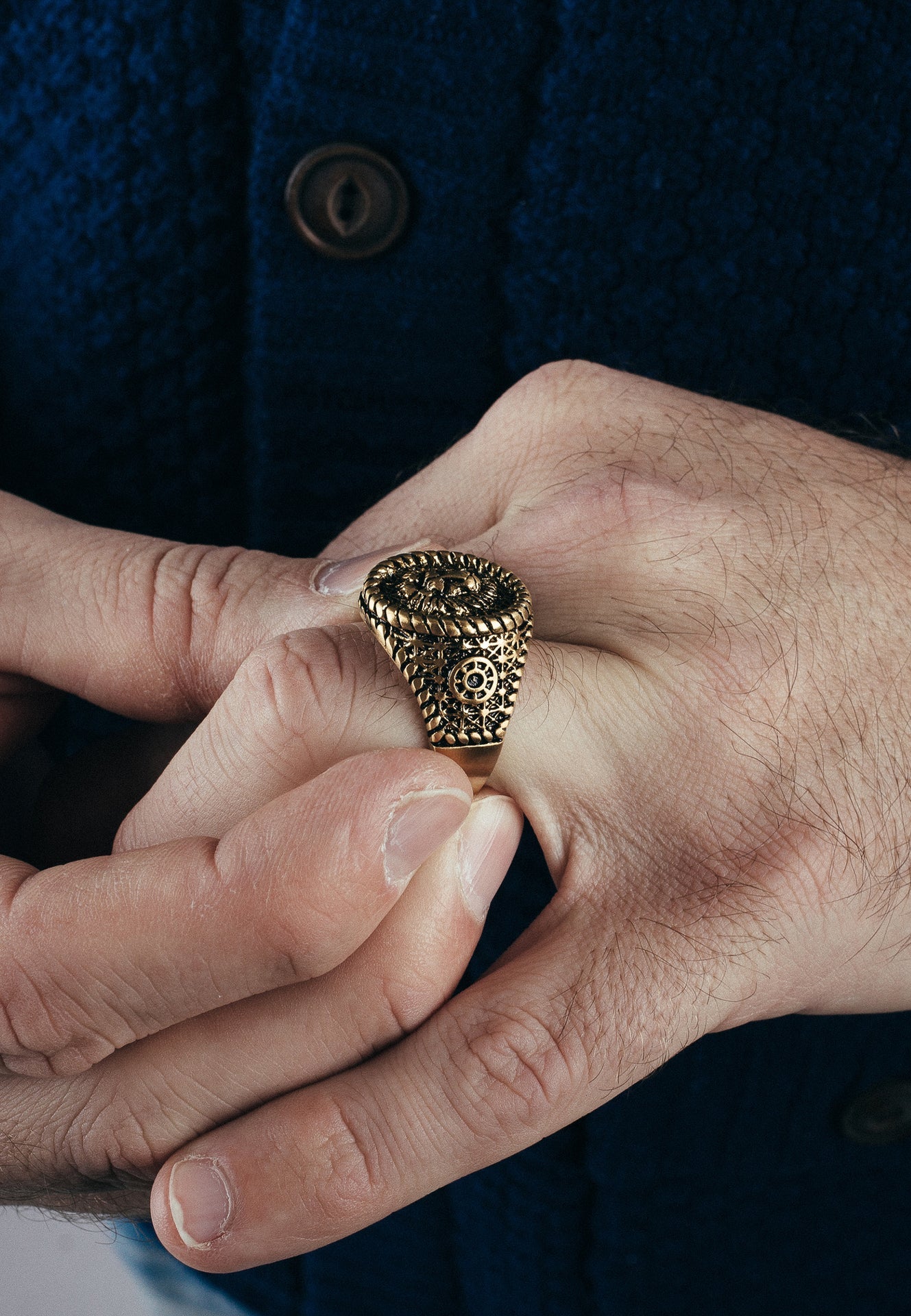 AK-R-IMP-01-Akitsune-Mortis-Ring-Gold-Model-5x4S5L6Og3ytDDd0