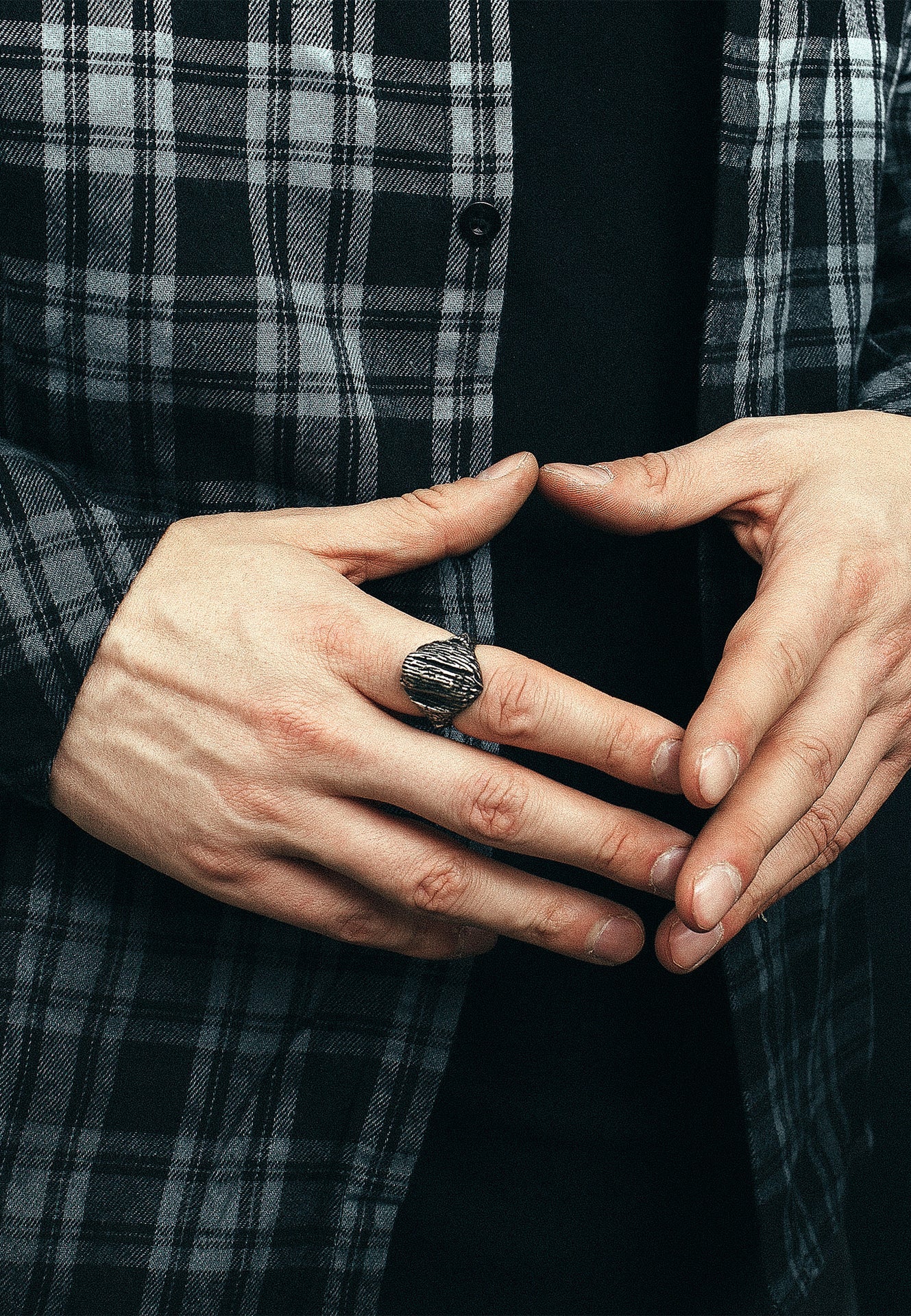 AK-R-ROC-02-Akitsune-The-Rock-Ring-Antique-Silver-Model-2