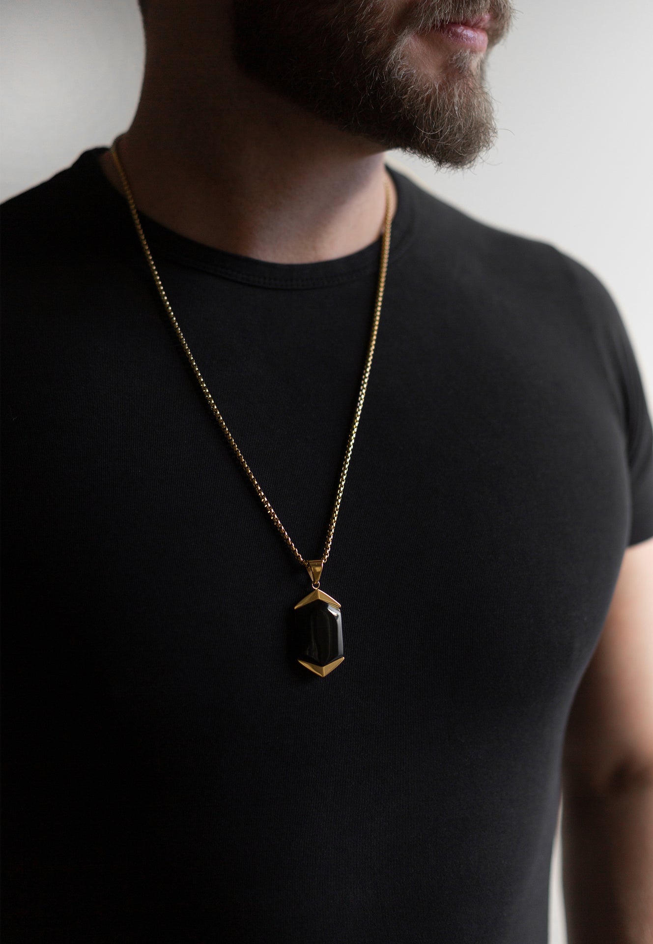 Akitsune-Abyssum-Pendant-Gold-Black-Stone-Model-New