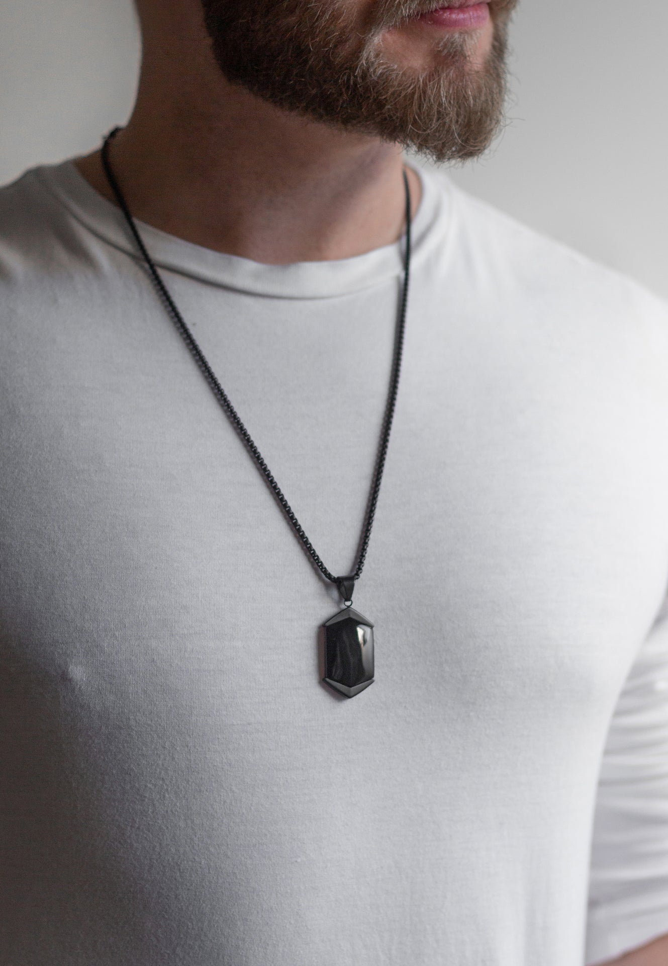 Akitsune-Abyssum-Pendant-Matte-Black-Black-Model-2