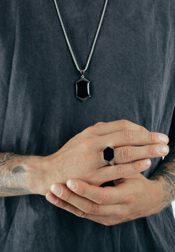 Akitsune-Abyssum-Ring-Matte-Black-Black-Model