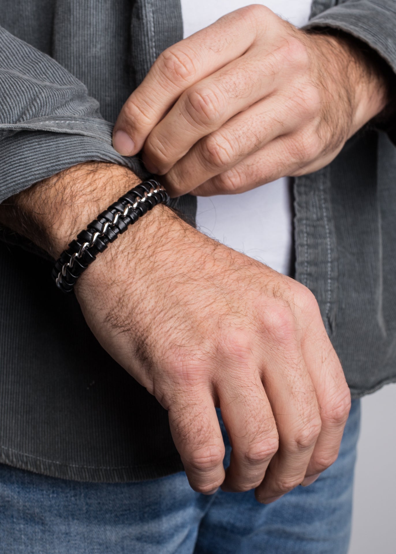 Akitsune-Adeptus-Leather-Bracelet-Silver-Black-Mens-Model