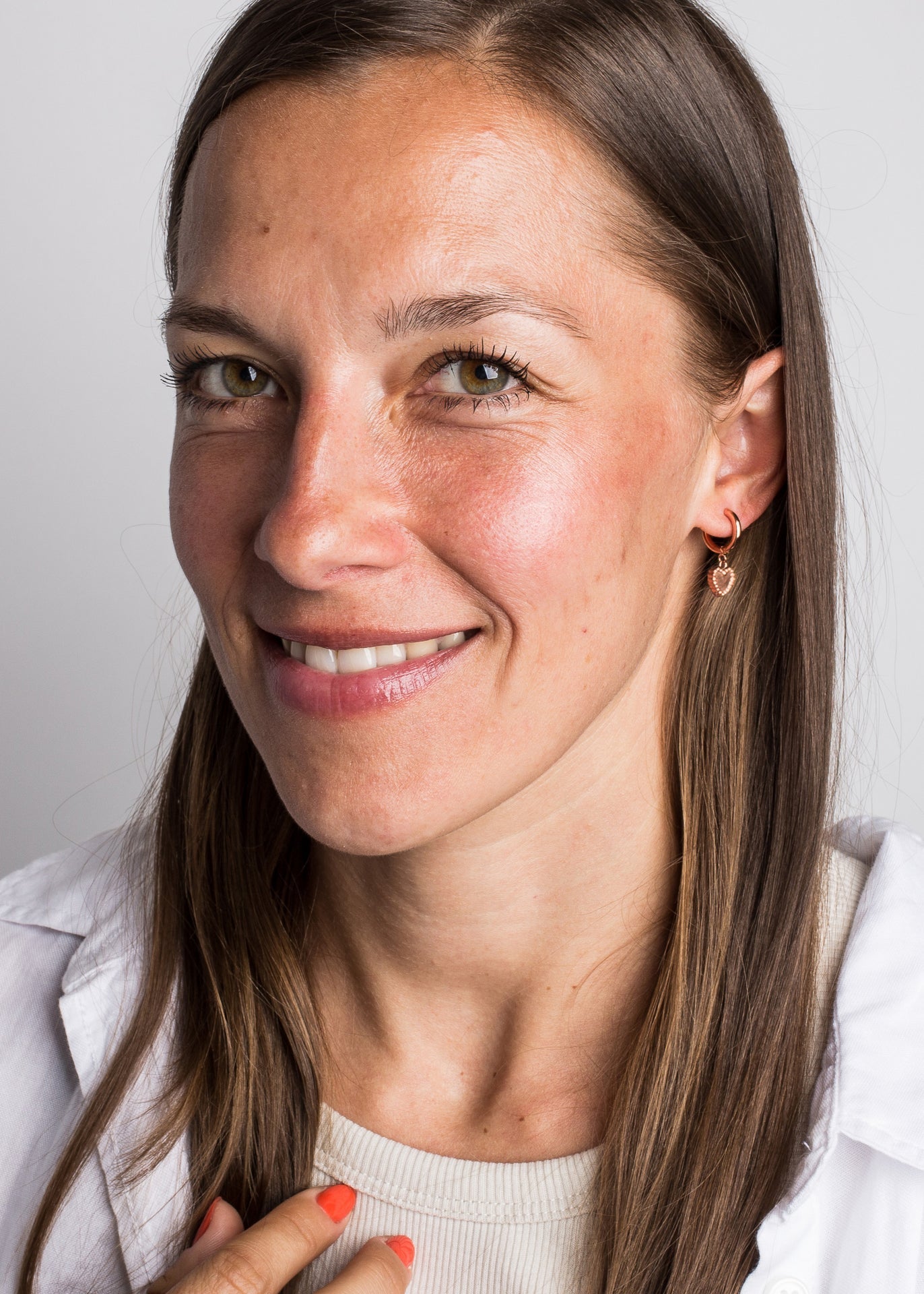 Akitsune-Adoration-Heart-Earring-Rose-Gold-Women-1