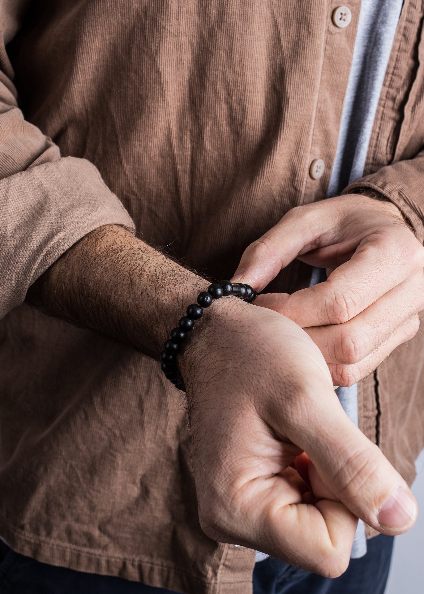 Akitsune-Artem-Wood-Bracelet-Black-Model-2