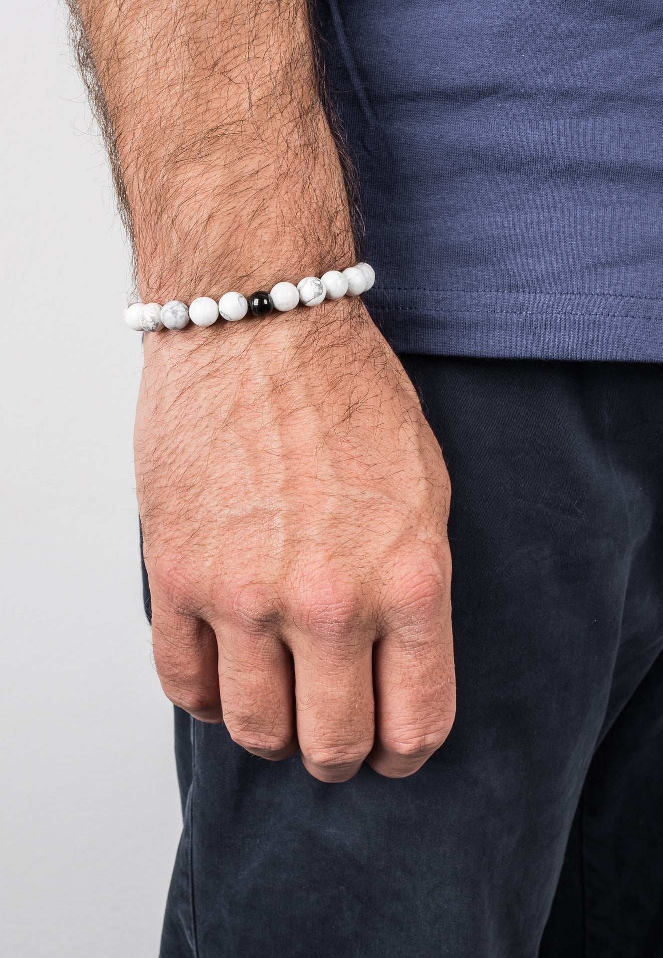 Akitsune-Bracelet-Globae-White-Turqouise-Model-1