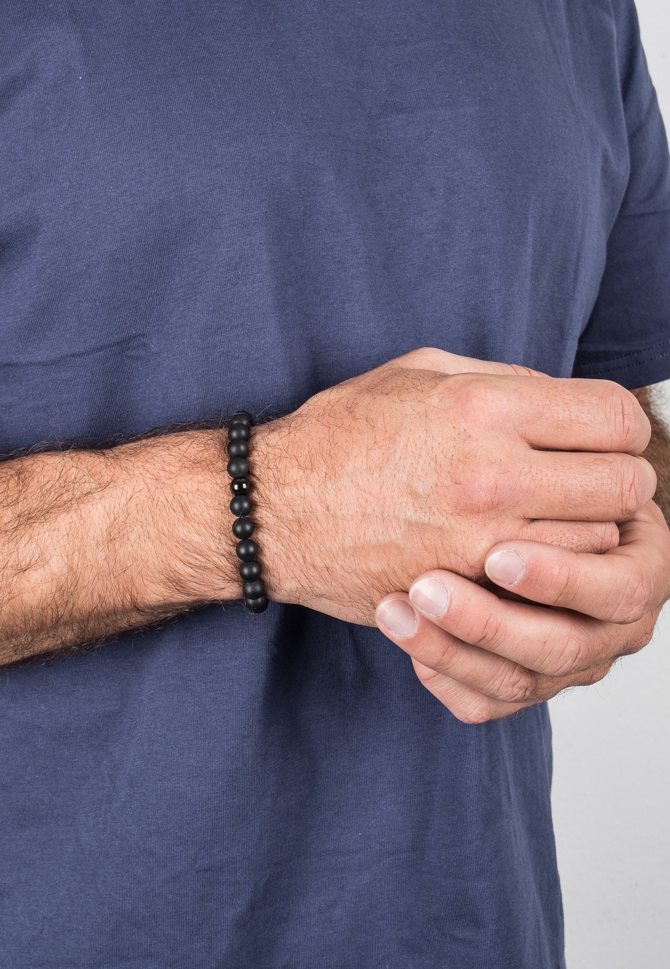 Akitsune-BraceletGlobae-BlackOnyx-Model-2