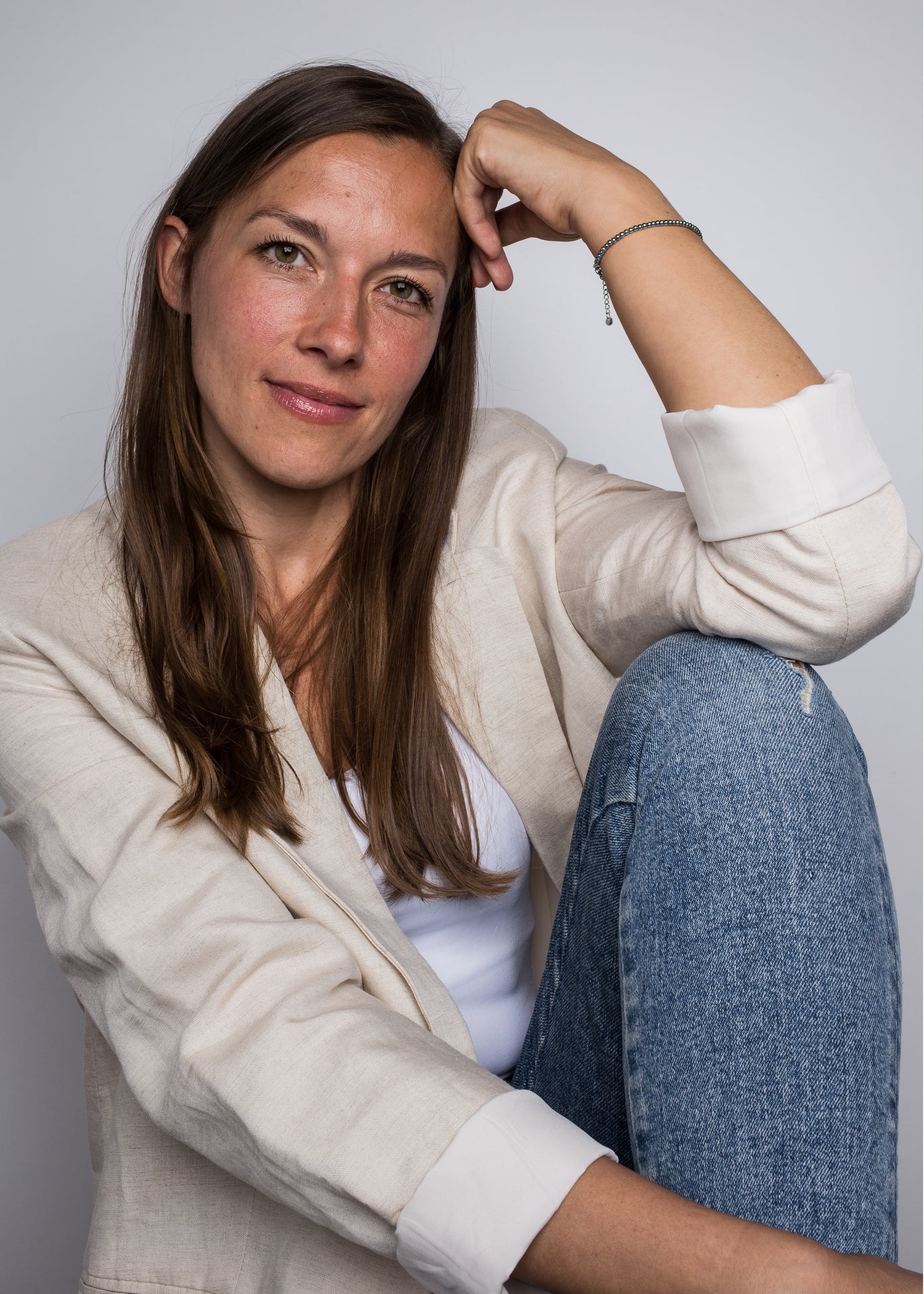 Akitsune-Delight-Bracelet-Silver-Model