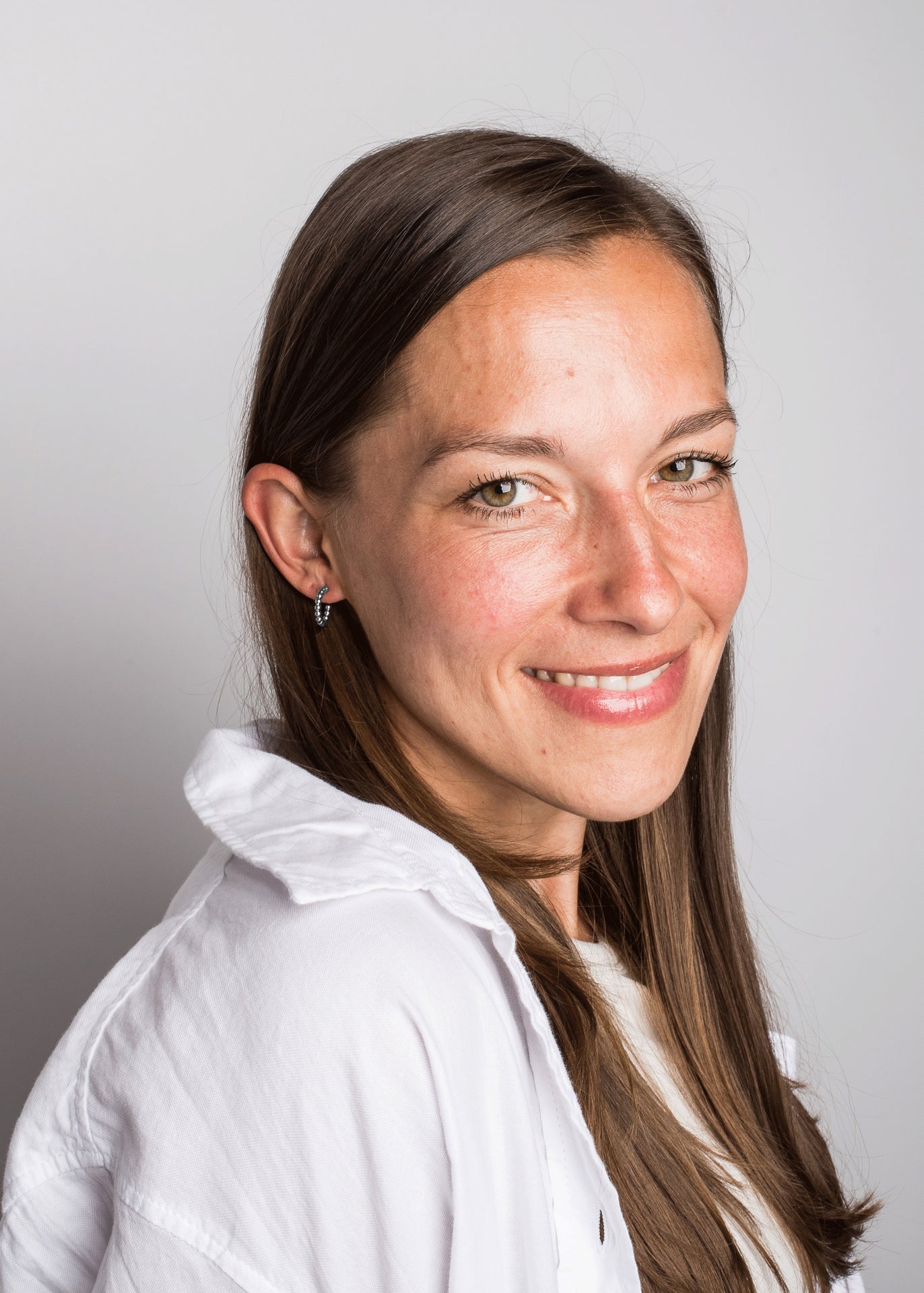 Akitsune-Delight-Earring-Silver-Full-Model-1