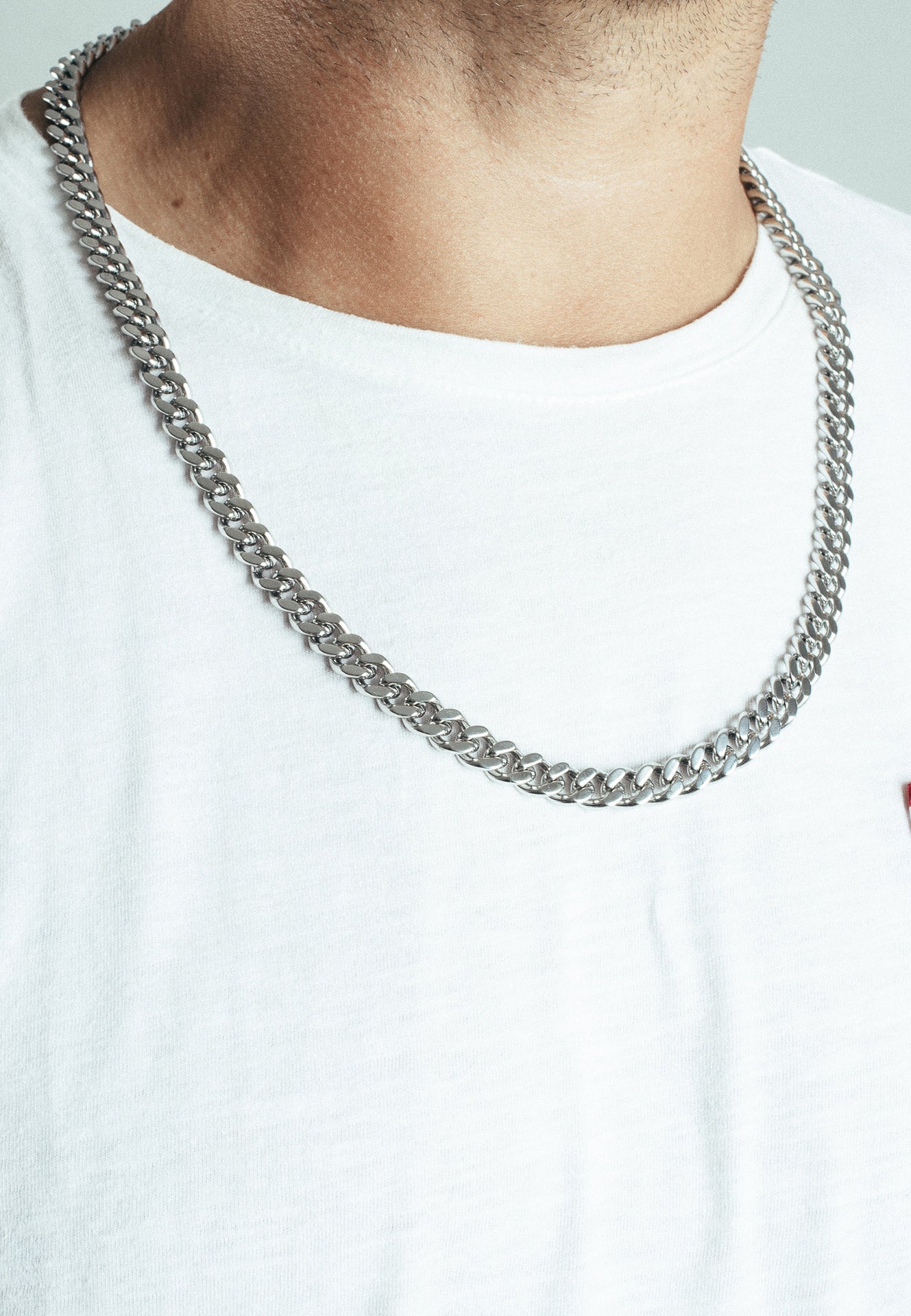 Akitsune-Fibra-Chain-70cm-9mm-Silver-Model