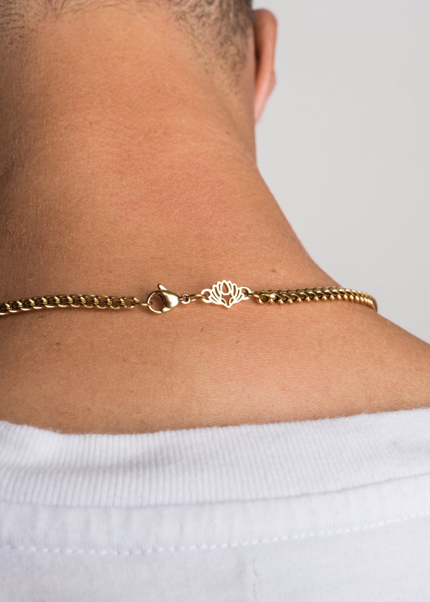 Akitsune-Franco-Necklace-Chain-Gold-Model-1