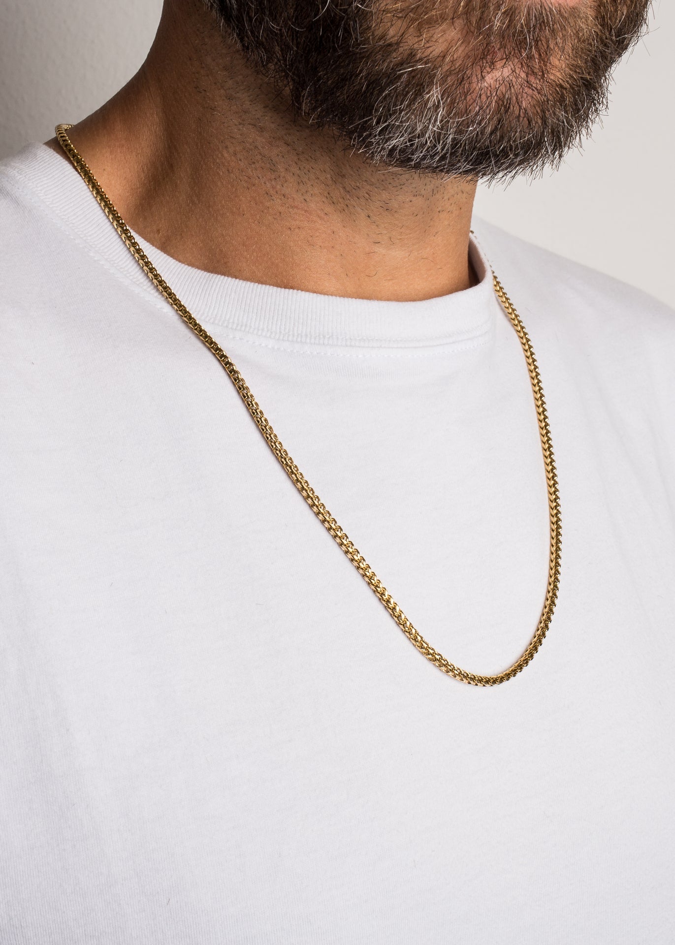 Akitsune-Franco-Necklace-Chain-Gold-Model-2