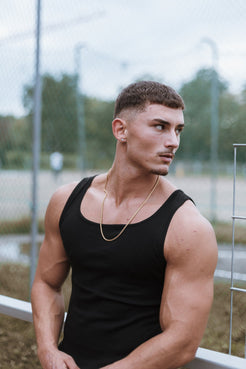 Akitsune-Franco-Necklace-Chain-Gold-Model-5