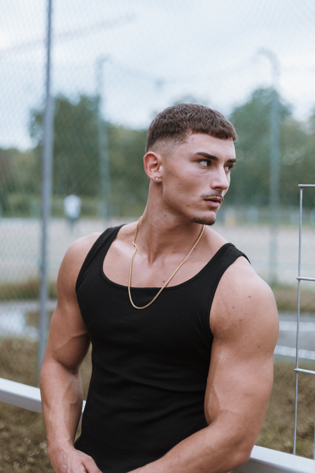 Akitsune-Franco-Necklace-Chain-Gold-Model-5