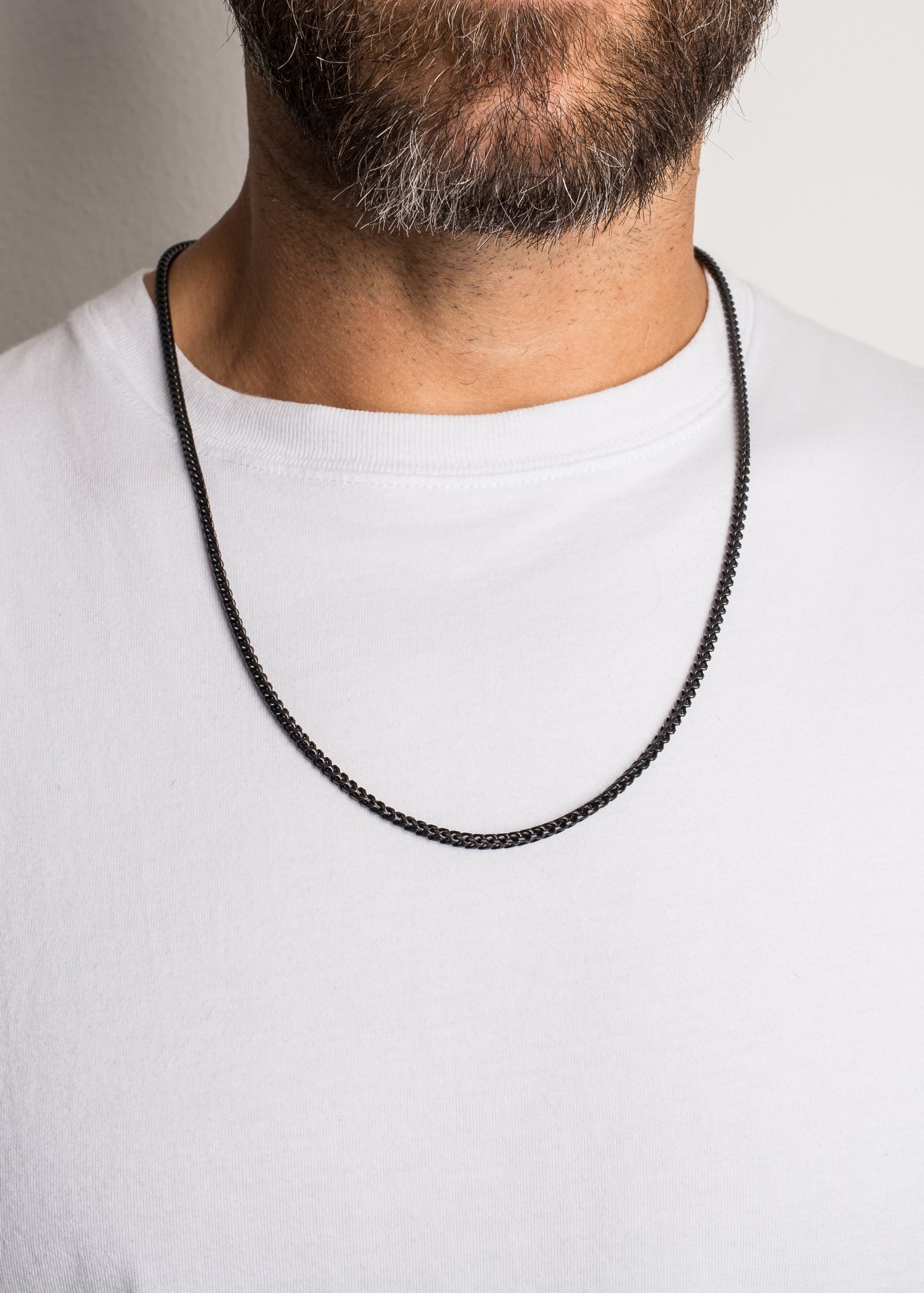 Akitsune-Franco-Necklace-Chain-Matte-Black-Model-4