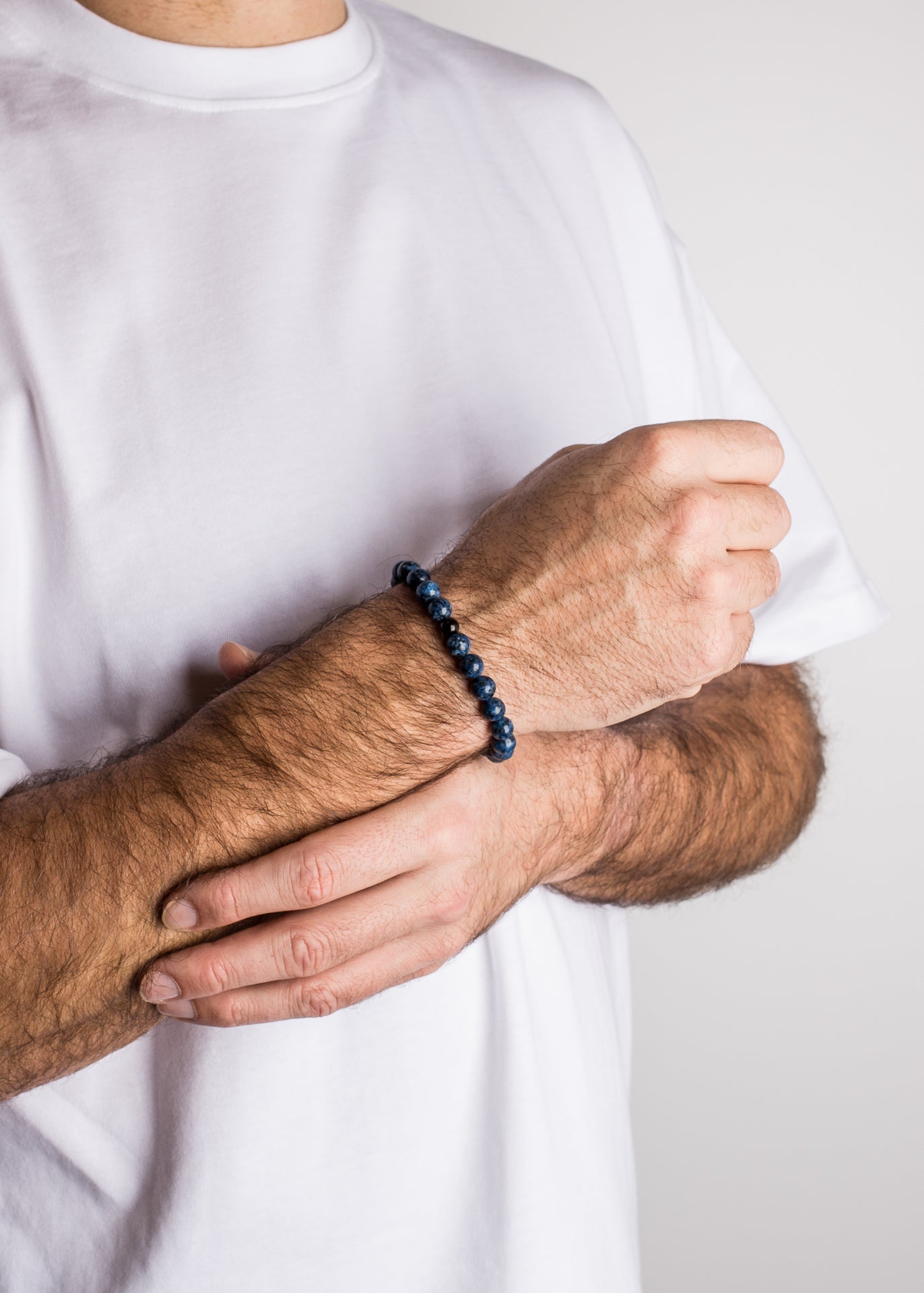 Akitsune-Globae-Beaded-Bracelet-Marble-Blue-4