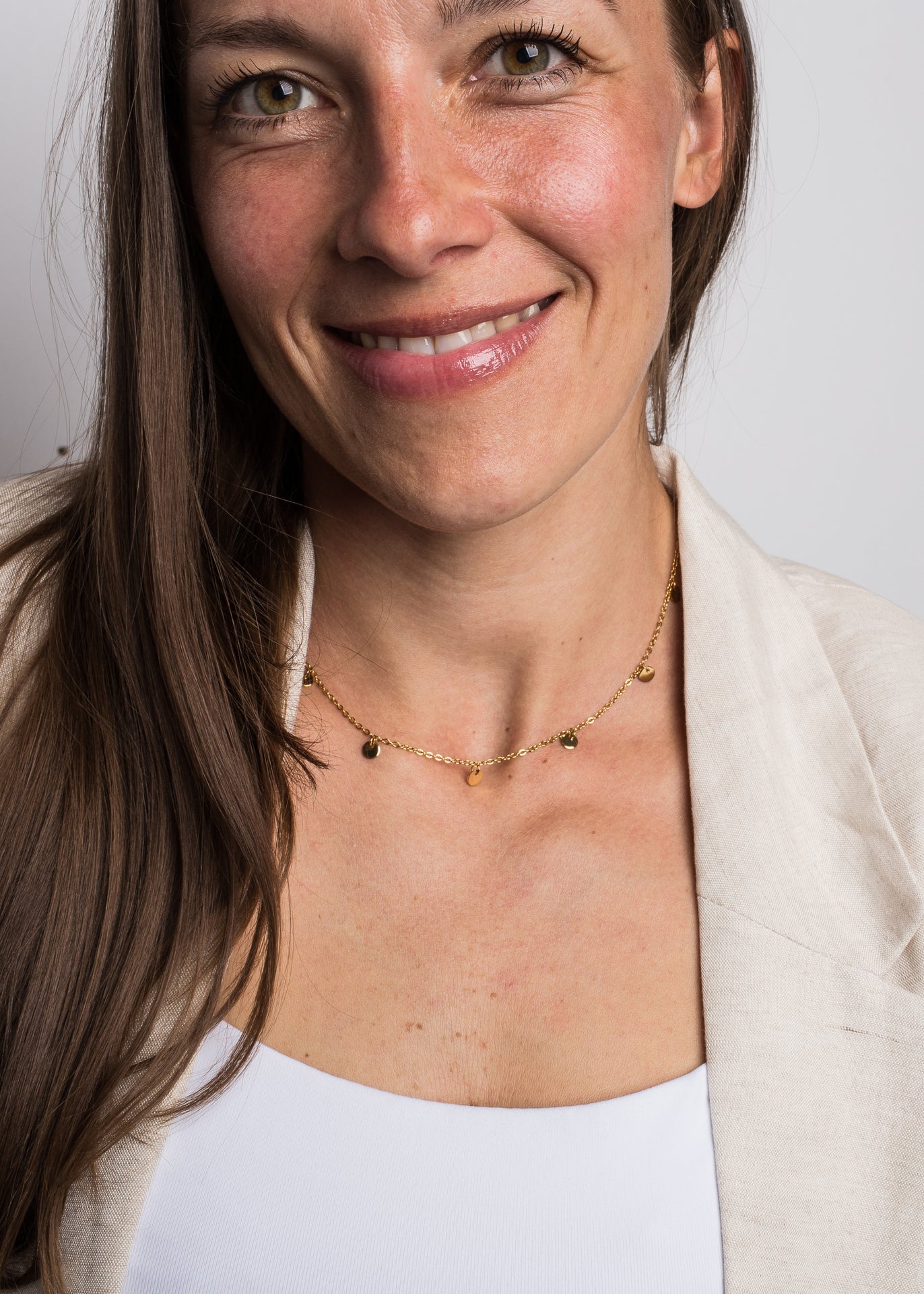 Akitsune-Harmony-Necklace-Gold-Model-2