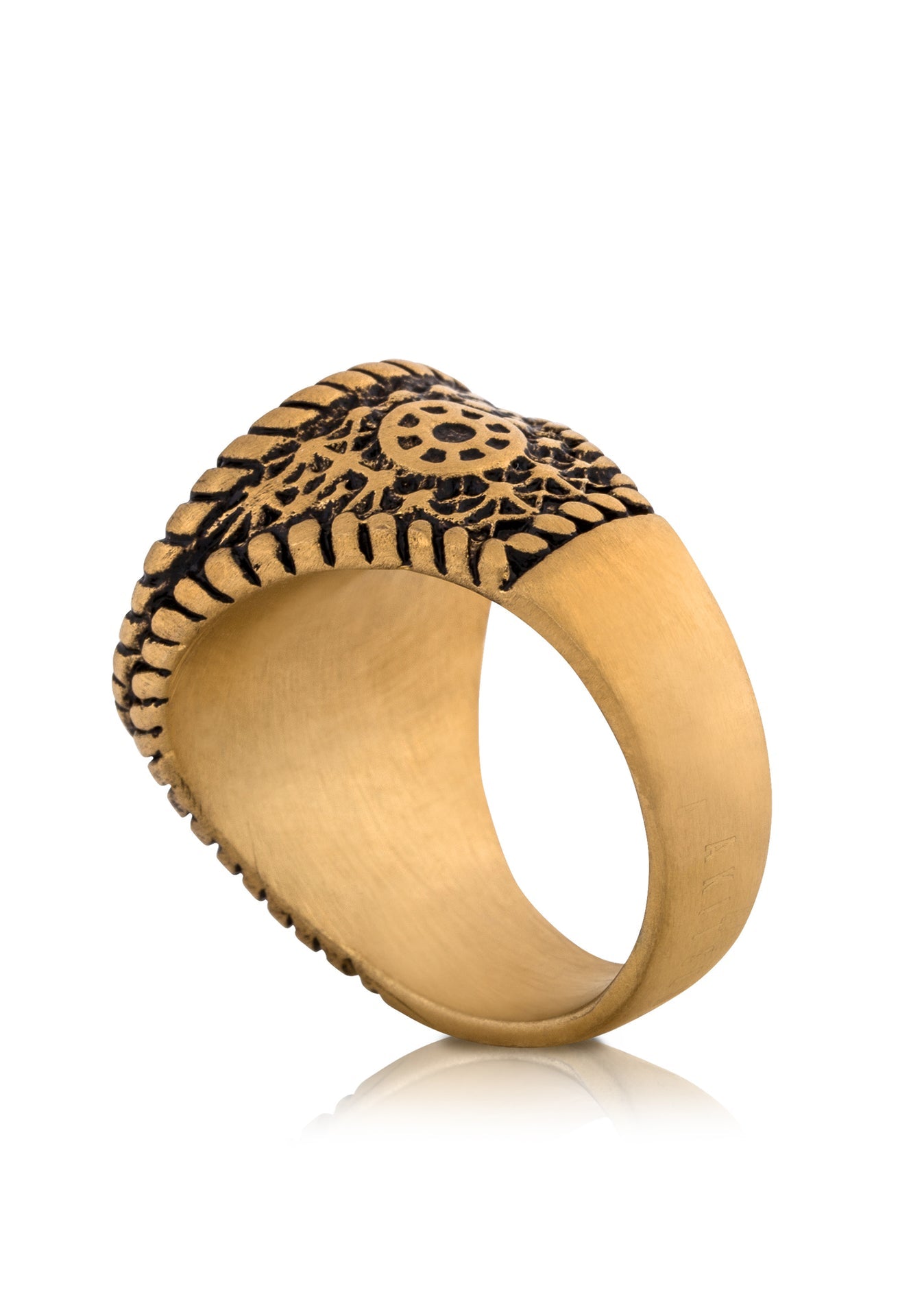 Akitsune-Imperator-Ring-Antique-Gold-Up-Back