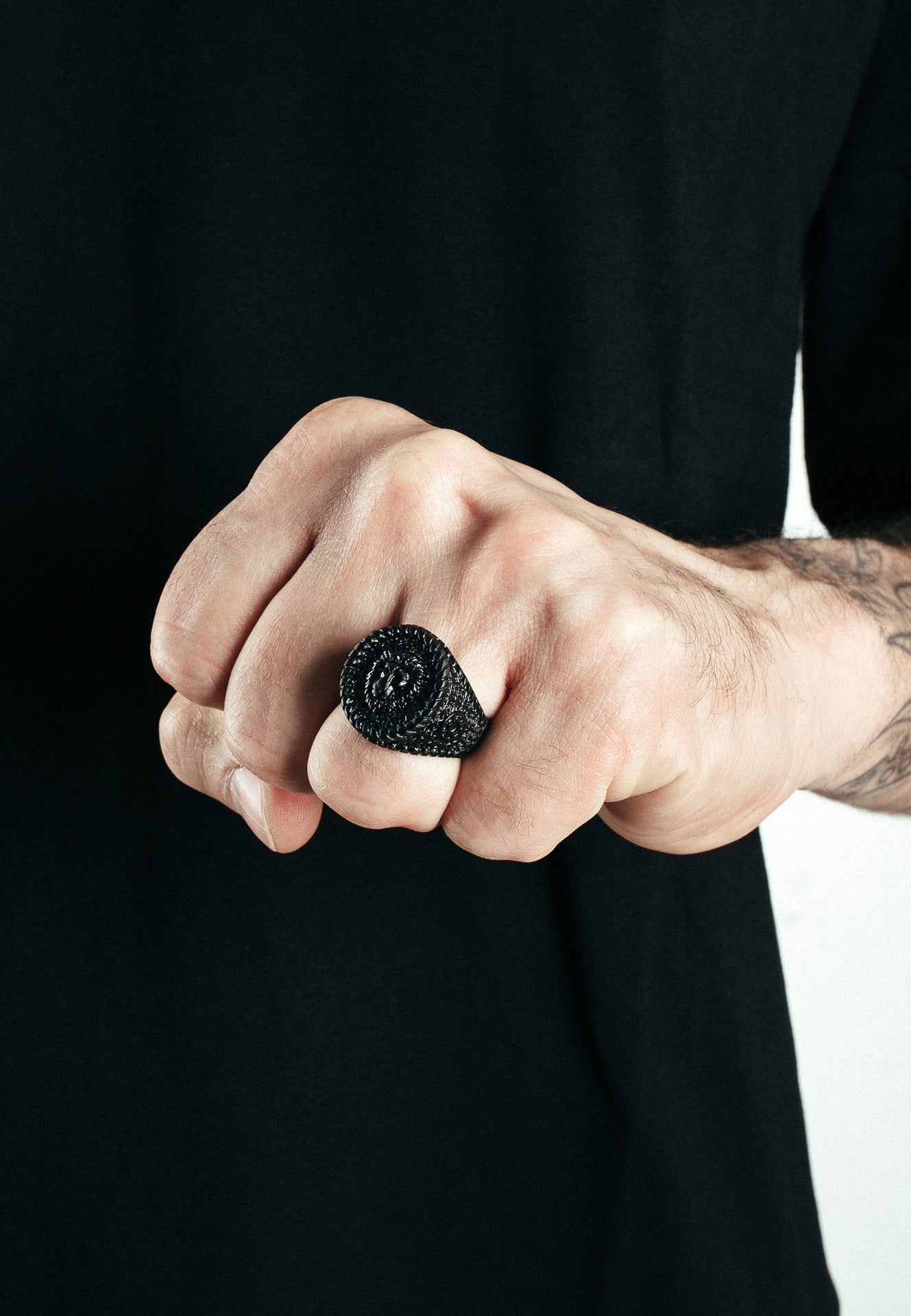 Akitsune-Imperator-Ring-Matte-Black-Roman-Signet-Ring-ModelxABeqTSLcb5Cj