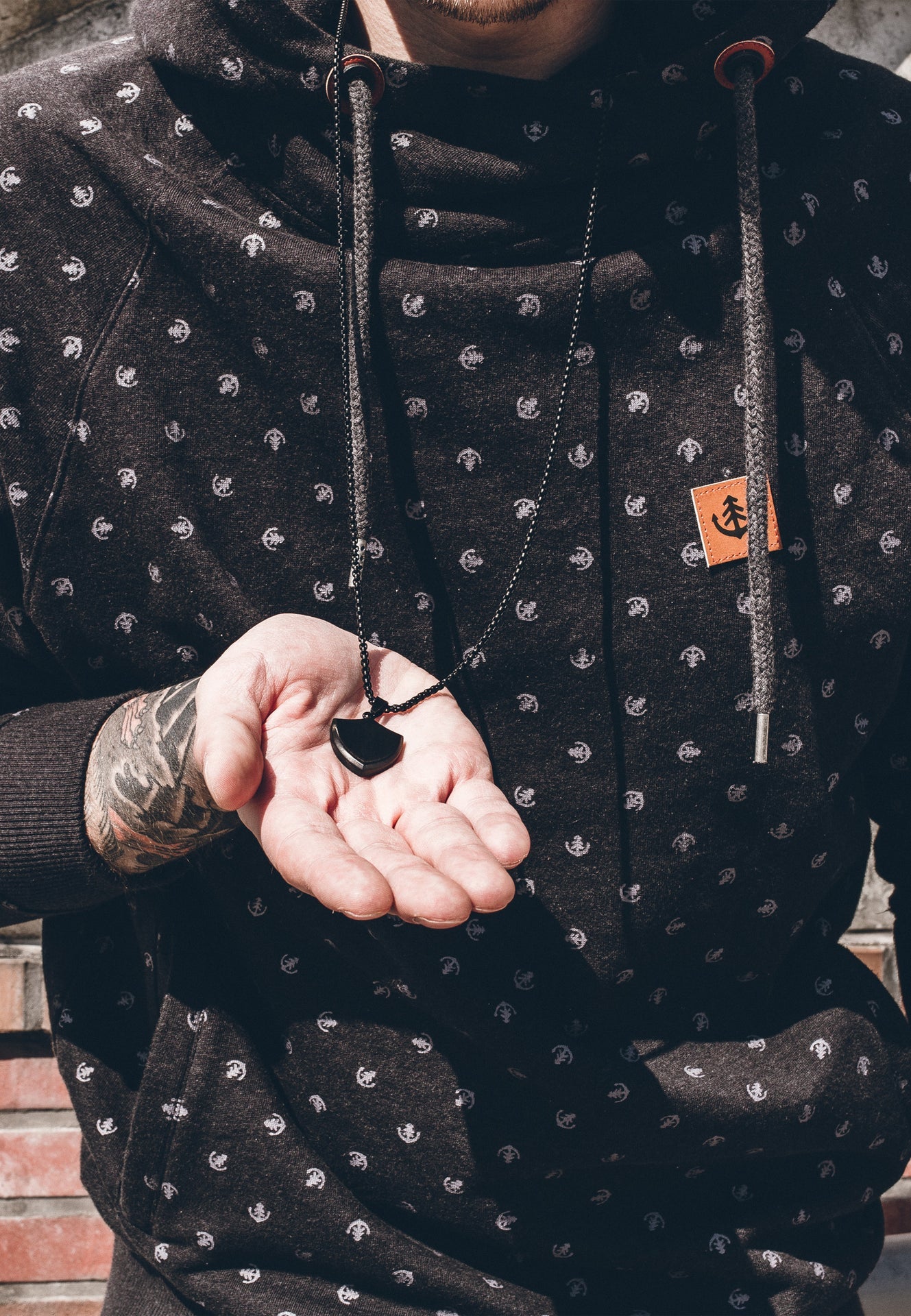 Akitsune-Insignia-Pendant-Matte-Black-4