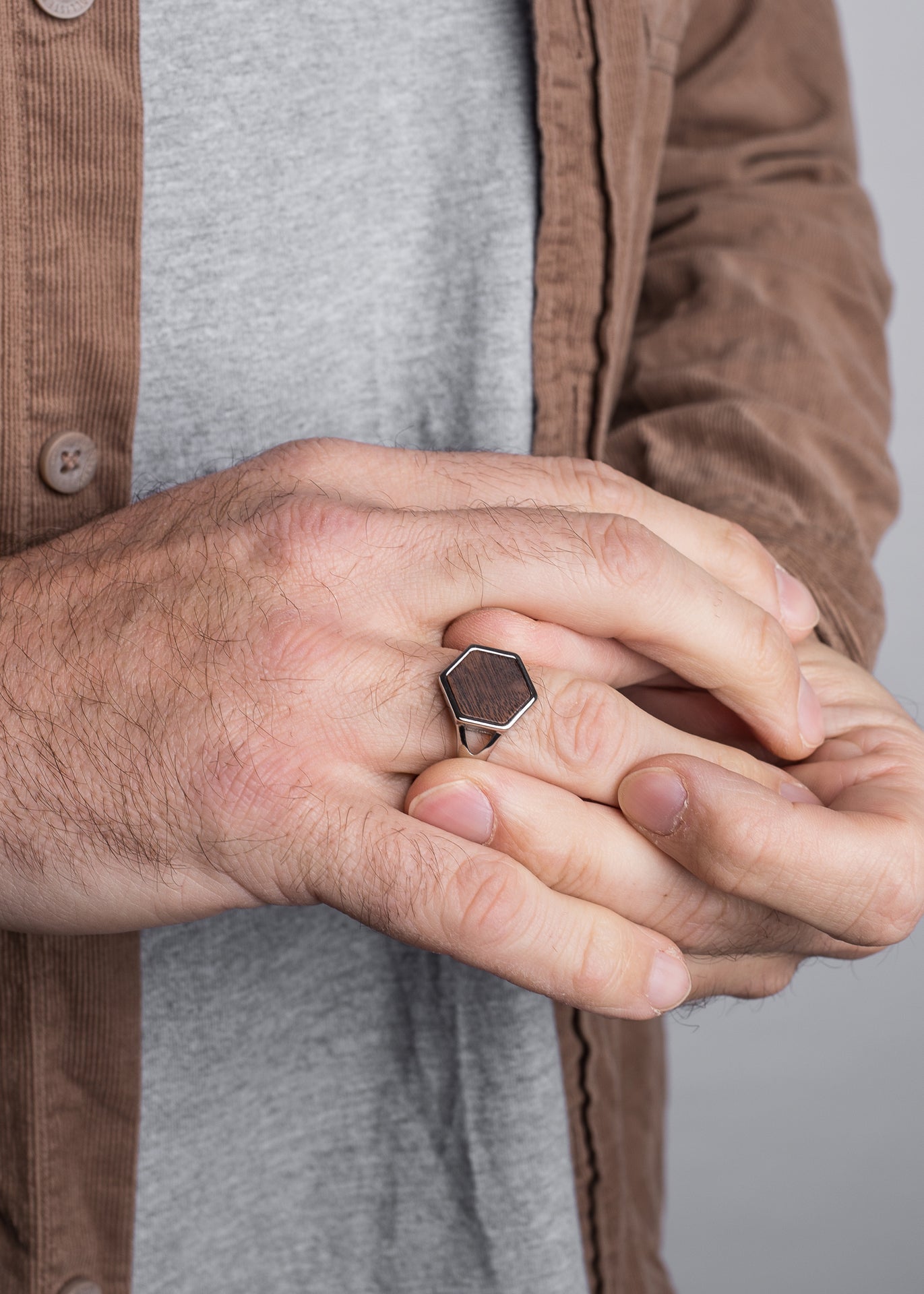 Akitsune-Lignum-Ring-Silver-Wood-Model