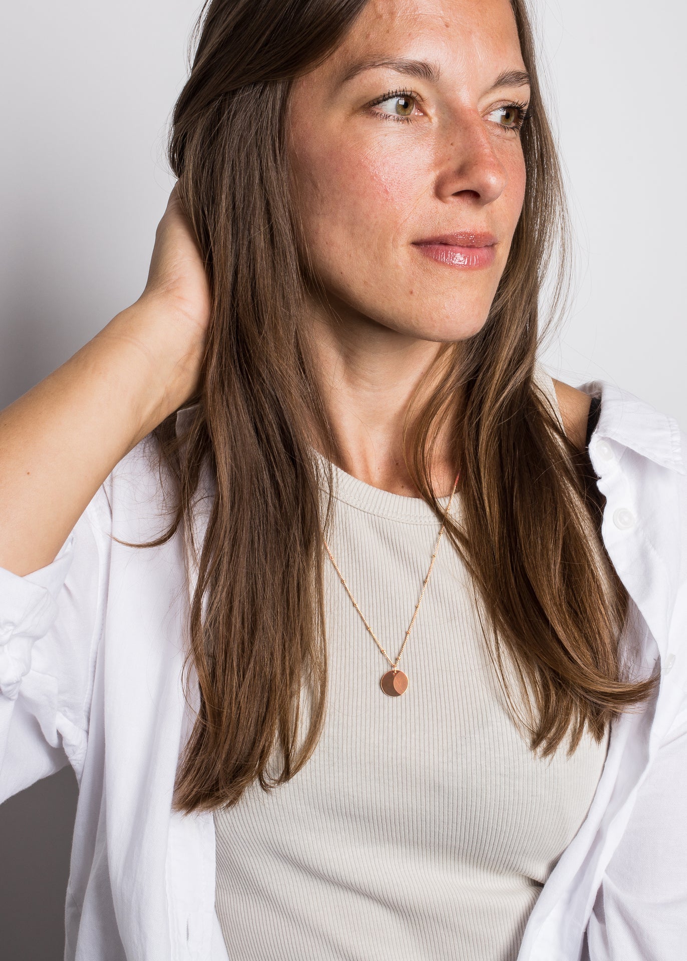 Akitsune-Luminous-Necklace-Moon-Rose-Gold-Model-1