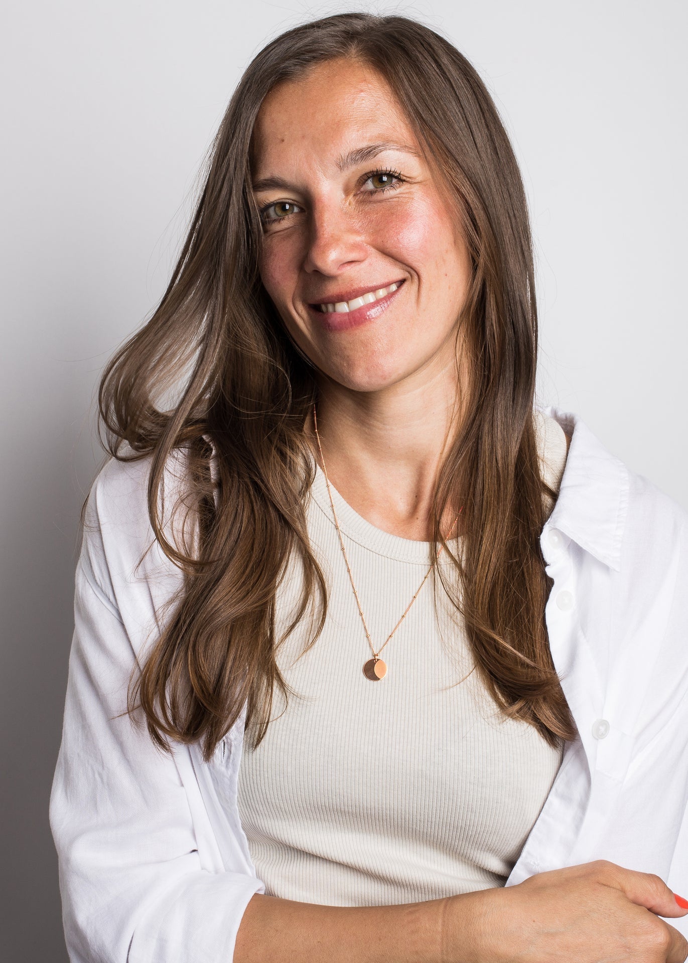 Akitsune-Luminous-Necklace-Moon-Rose-Gold-Model-3