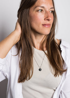 Akitsune-Luminous-Necklace-Moon-Silver-Model