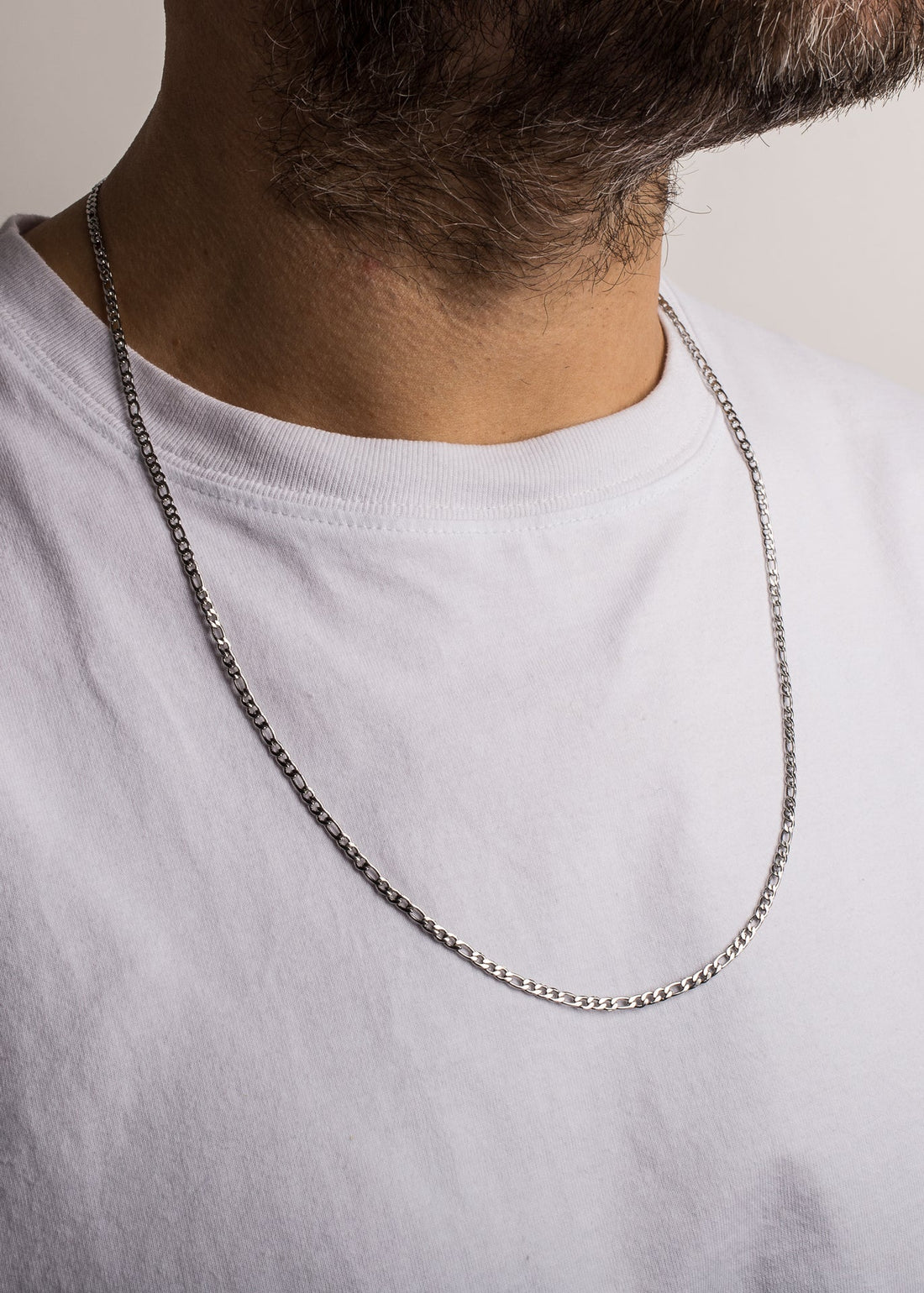 Figaro-Kette Magnas Silber - 70 cm - 3 mm an einem Model getragen