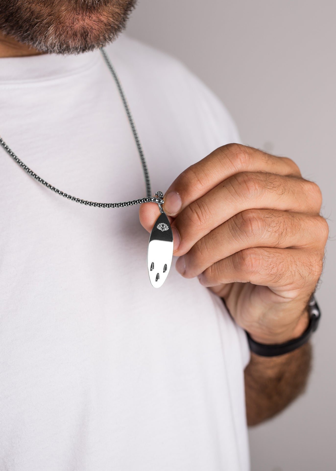 Akitsune-Nalu-Surf-Board-Pendant-Necklace-Silver-2