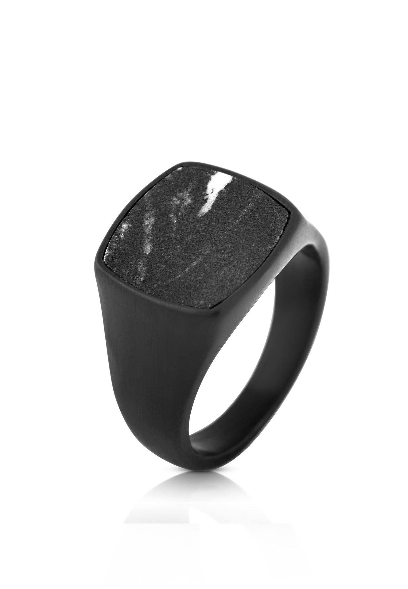 Akitsune-Opul-Ring-Matte-Black-Labradorite-Men-3