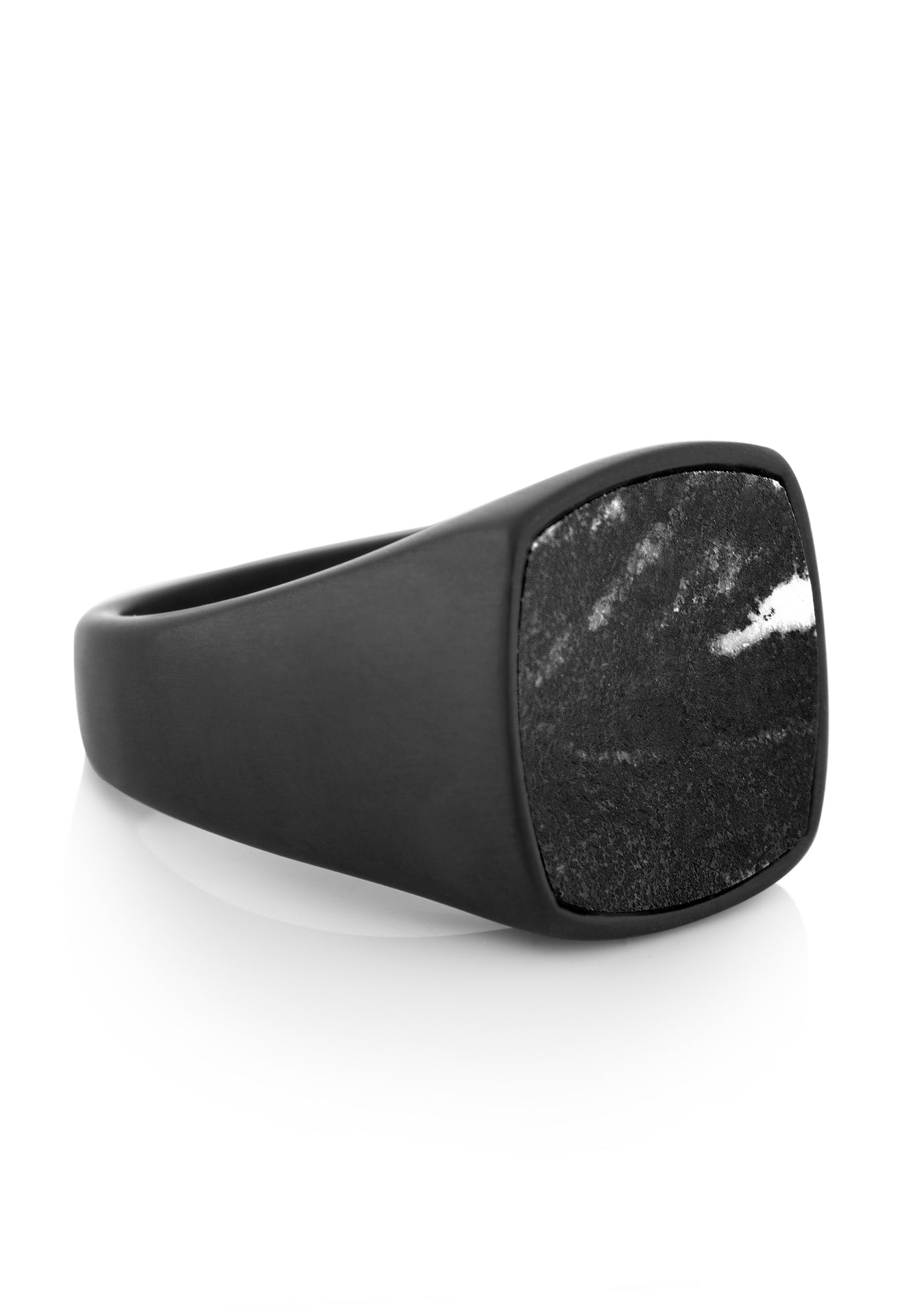 Akitsune-Opul-Ring-Matte-Black-Labradorite-Men-5