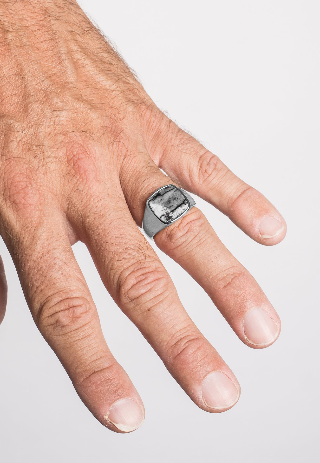 Akitsune-Opul-Ring-Silver-Labradorite-Men-Signet-Model