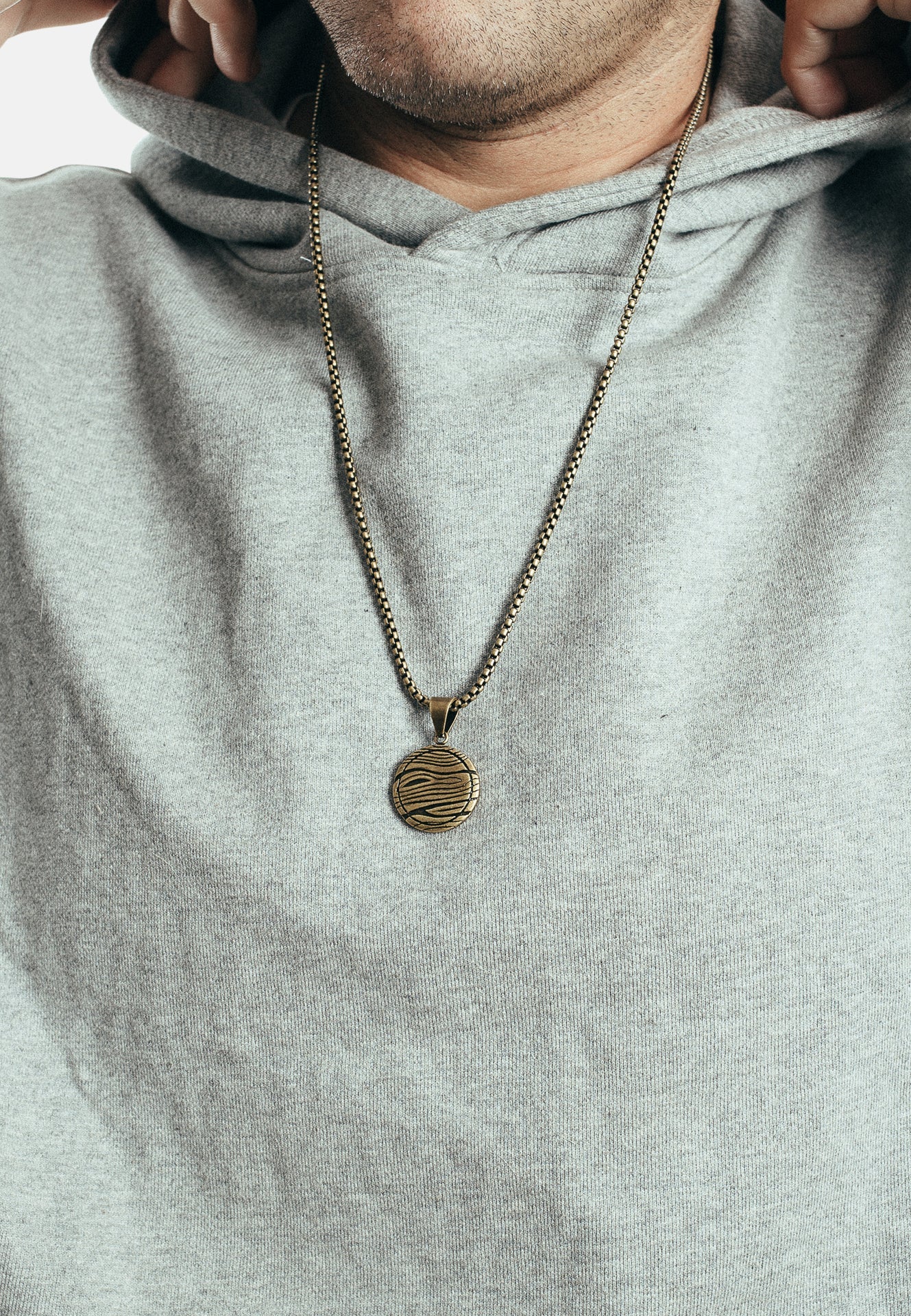 Akitsune-Orbis-Pendant-Necklace-Brass-Damscus-Earth-Chain-Model